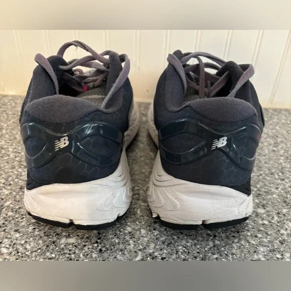 New Balance 840 V4 Women’s Running Shoes - Picture 2 of 4